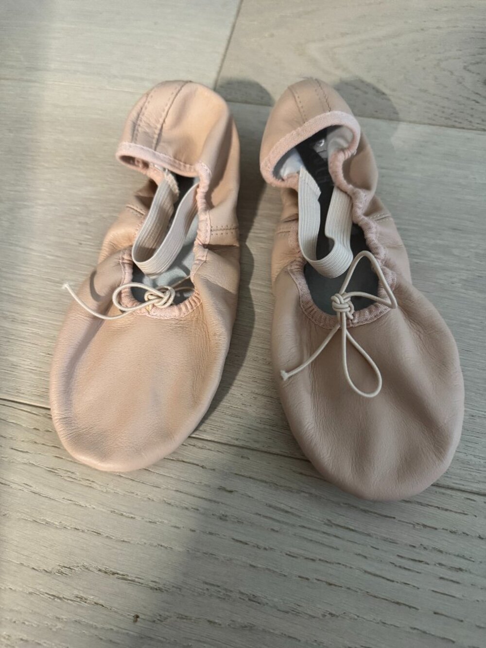 NWOT Bloch Ballet Slippers 5.5